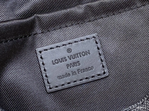 LOUIS S-Cape VUITTON Messenger 0822